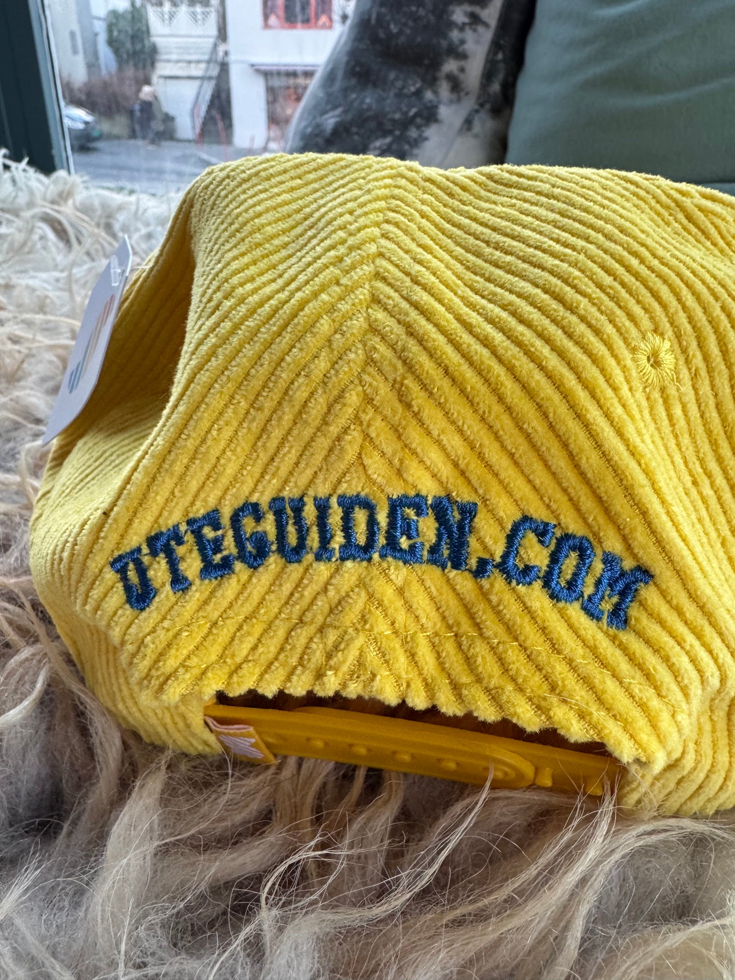 "Powder to the people" Manchester-caps